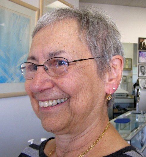 71 year old ges her 2nd holes pierced at Rothsteins